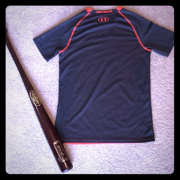 *Price drop! Under Armour bundle fitted shirts - Picture 3 of 7